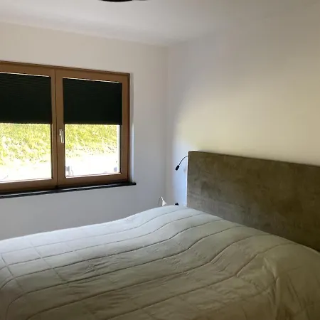 Bergapartment Mit Balkon In *